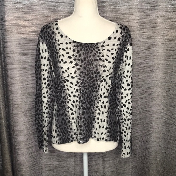 TALBOTS LARGE LONG SLEEVED LIGHTWEIGHT TOP - Picture 1 of 8